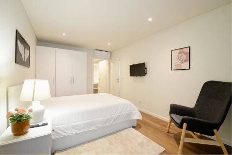 Apartamento T1 no centro do Porto em edifício histórico