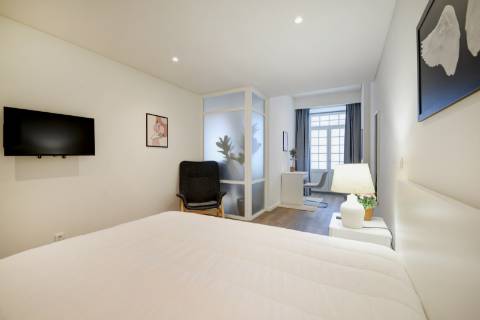 Apartamento T1 no centro do Porto em edifício histórico