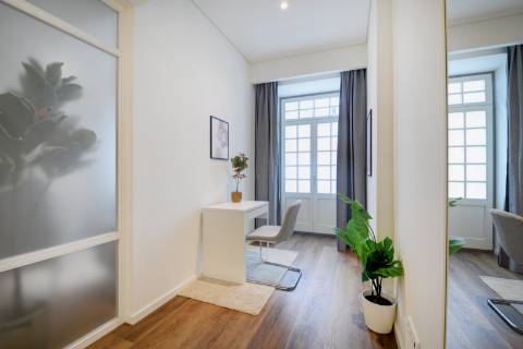 Apartamento T1 no centro do Porto em edifício histórico