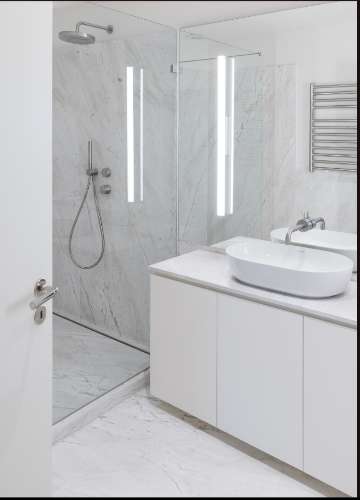 T2 com vista de Rio no Porto