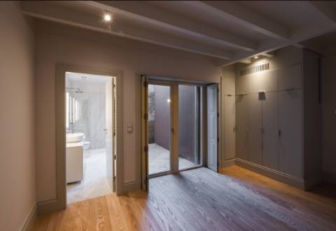 T2 com vista de Rio no Porto