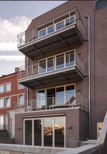 T2 com vista de Rio no Porto