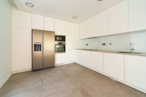 T4 com terraço em São João do Estoril