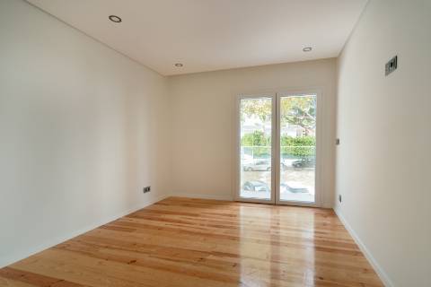 T4 com terraço em São João do Estoril