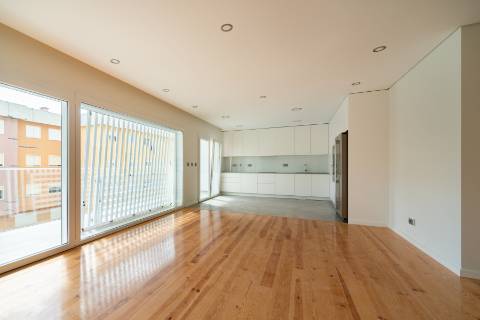 T3+1 Duplex com terraço em São João do Estoril