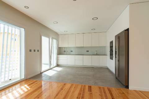 T3+1 Duplex com terraço em São João do Estoril