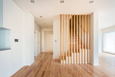 T3+1 Duplex com terraço em São João do Estoril