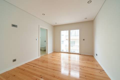 T3+1 Duplex com terraço em São João do Estoril