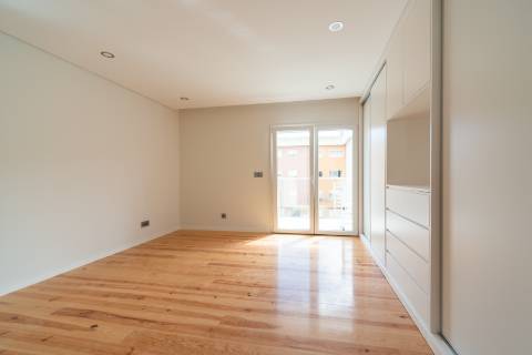 T3+1 Duplex com terraço em São João do Estoril