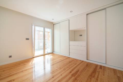 T3+1 Duplex com terraço em São João do Estoril