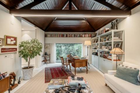 Moradia T5 com jardim e piscina no Restelo