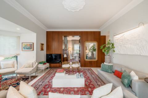 Moradia T5 com jardim e piscina no Restelo