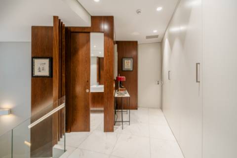 Moradia T5 com jardim e piscina no Restelo