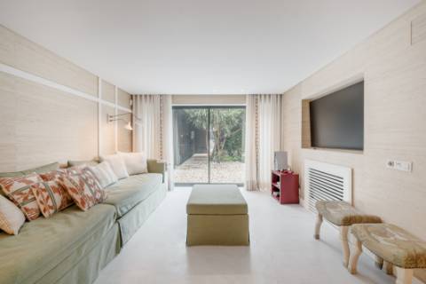 Moradia T5 com jardim e piscina no Restelo