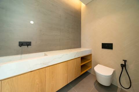 Moradia T4 de arquitetura moderna com jardim e piscina em Murches