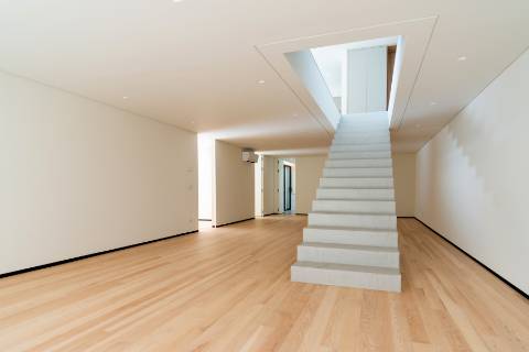 Moradia T4 de arquitetura moderna com jardim e piscina em Murches