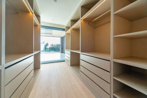 Moradia T4 de arquitetura moderna com jardim e piscina em Murches