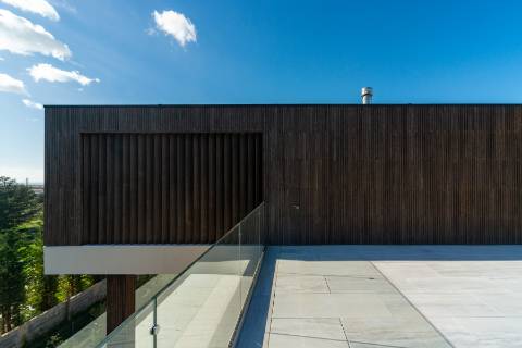 Moradia T4 de arquitetura moderna com jardim e piscina em Murches