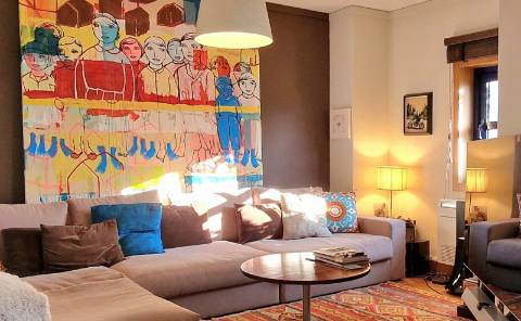 Apartamento T2 com varanda, na Praça da Galiza, centro do Porto.