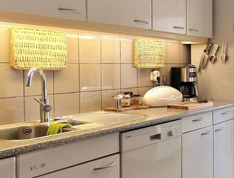 Apartamento T2 com varanda, na Praça da Galiza, centro do Porto.