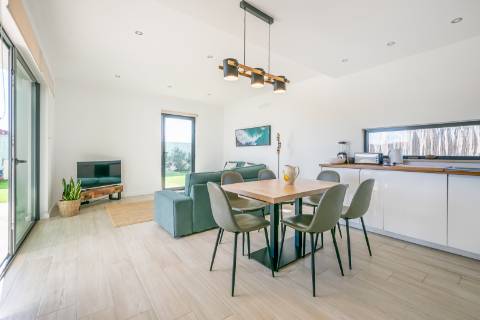 Moradia Contemporânea com Piscina para Venda em Sagres