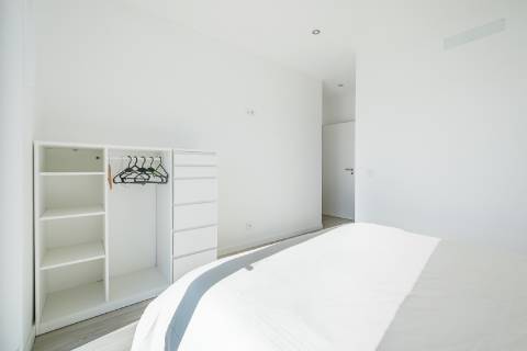 Moradia Contemporânea com Piscina para Venda em Sagres