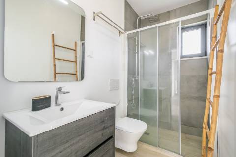 Moradia Contemporânea com Piscina para Venda em Sagres