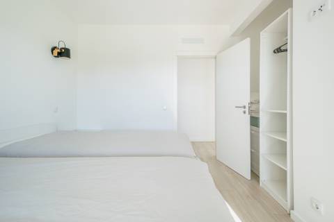 Moradia Contemporânea com Piscina para Venda em Sagres