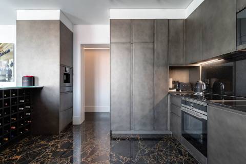 Apartamento T4 no Chiado com vista e garagem