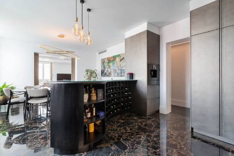 Apartamento T4 no Chiado com vista e garagem