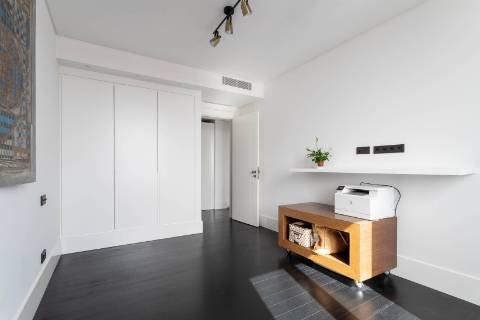 Apartamento T4 no Chiado com vista e garagem