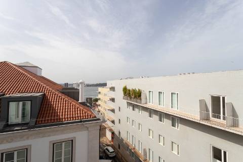 Apartamento T4 no Chiado com vista e garagem