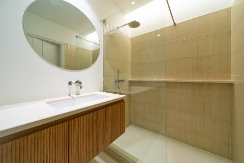 Apartamento T3+1 com pátio e piscina junto à icónica Av. da Liberdade
