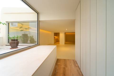 Apartamento T3+1 com pátio e piscina junto à icónica Av. da Liberdade
