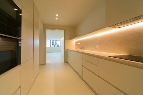 Apartamento T3+1 com pátio e piscina junto à icónica Av. da Liberdade
