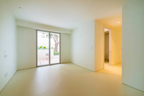 Apartamento T3+1 com pátio e piscina junto à icónica Av. da Liberdade
