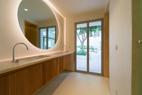 Apartamento T3+1 com pátio e piscina junto à icónica Av. da Liberdade
