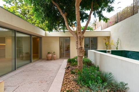 Apartamento T3+1 com pátio e piscina junto à icónica Av. da Liberdade
