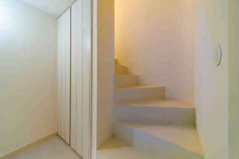 Apartamento T3+1 com pátio e piscina junto à icónica Av. da Liberdade
