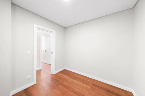 Apartamento T2+1 num prédio com jardim, Matosinhos Sul, Porto