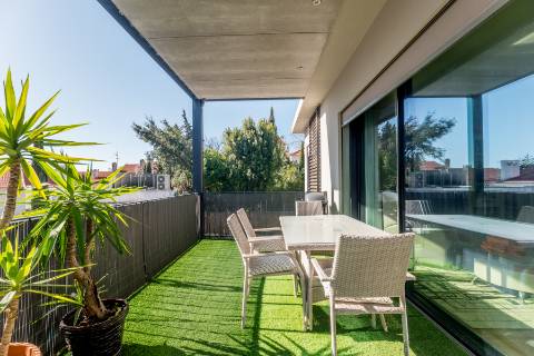 Apartamento T2, com terraço privativo e estacionamento no Centro Histórico de Cascais