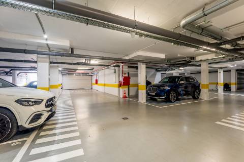 Apartamento T2, com terraço privativo e estacionamento no Centro Histórico de Cascais