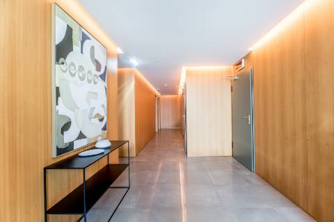 Apartamento T2, com terraço privativo e estacionamento no Centro Histórico de Cascais