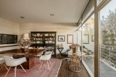 Moradia 5 quartos, jardim e piscina, na Quinta do peru