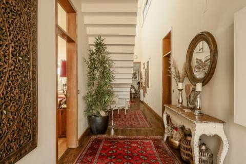 Moradia 5 quartos, jardim e piscina, na Quinta do peru