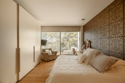 Moradia 5 quartos, jardim e piscina, na Quinta do peru