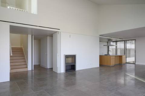 Penthouse T3 Duplex, com piscina e vista, no Estoril