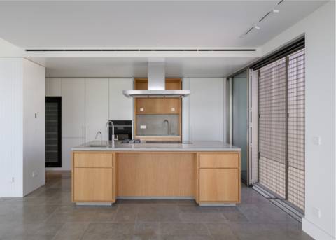 Penthouse T3 Duplex, com piscina e vista, no Estoril