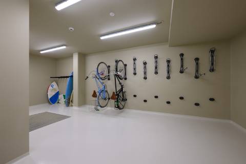 Penthouse T3 Duplex, com piscina e vista, no Estoril