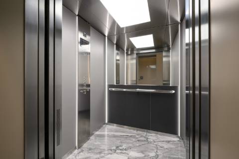 Penthouse T3 Duplex, com piscina e vista, no Estoril